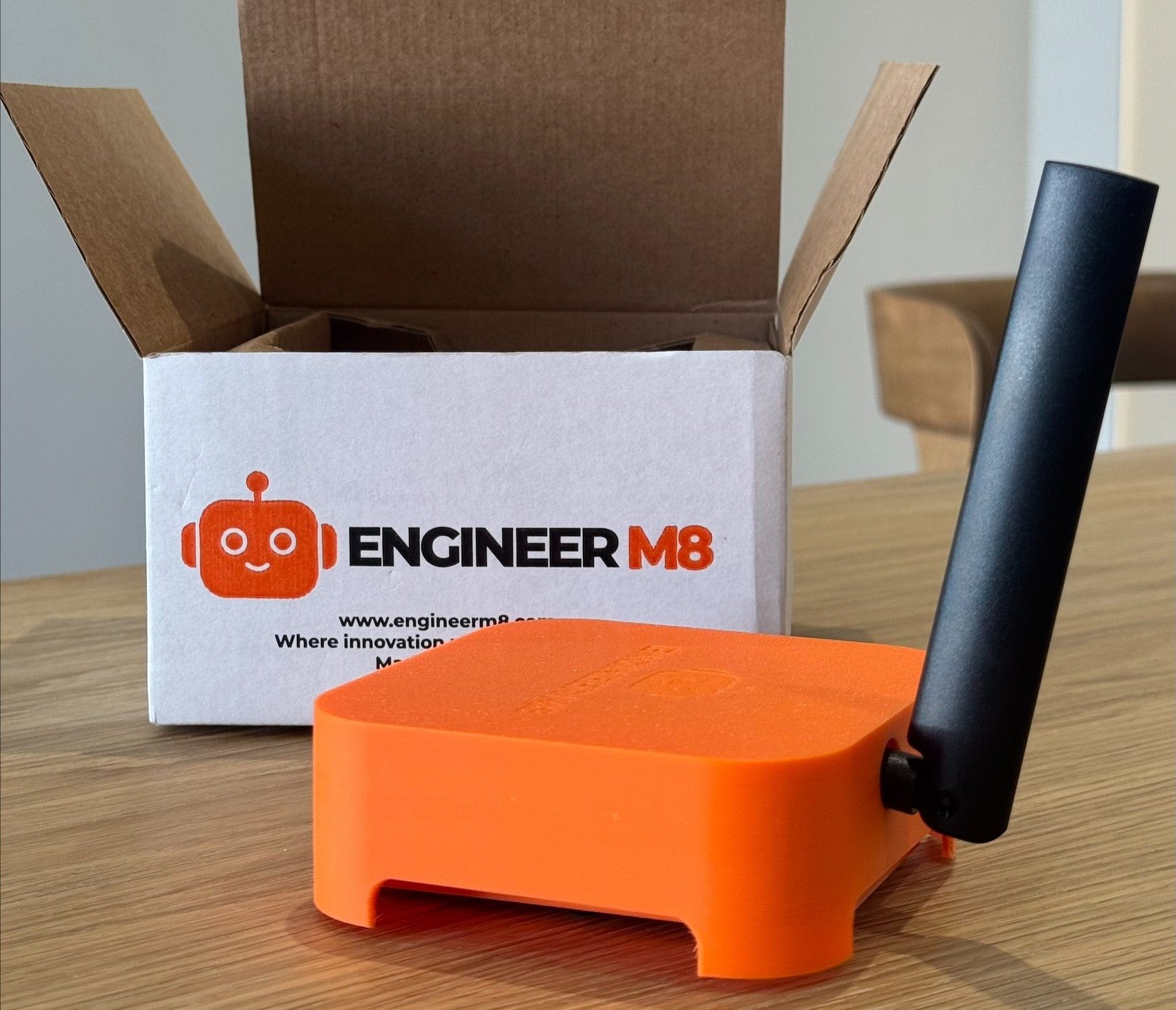 Engineer M8 hub device