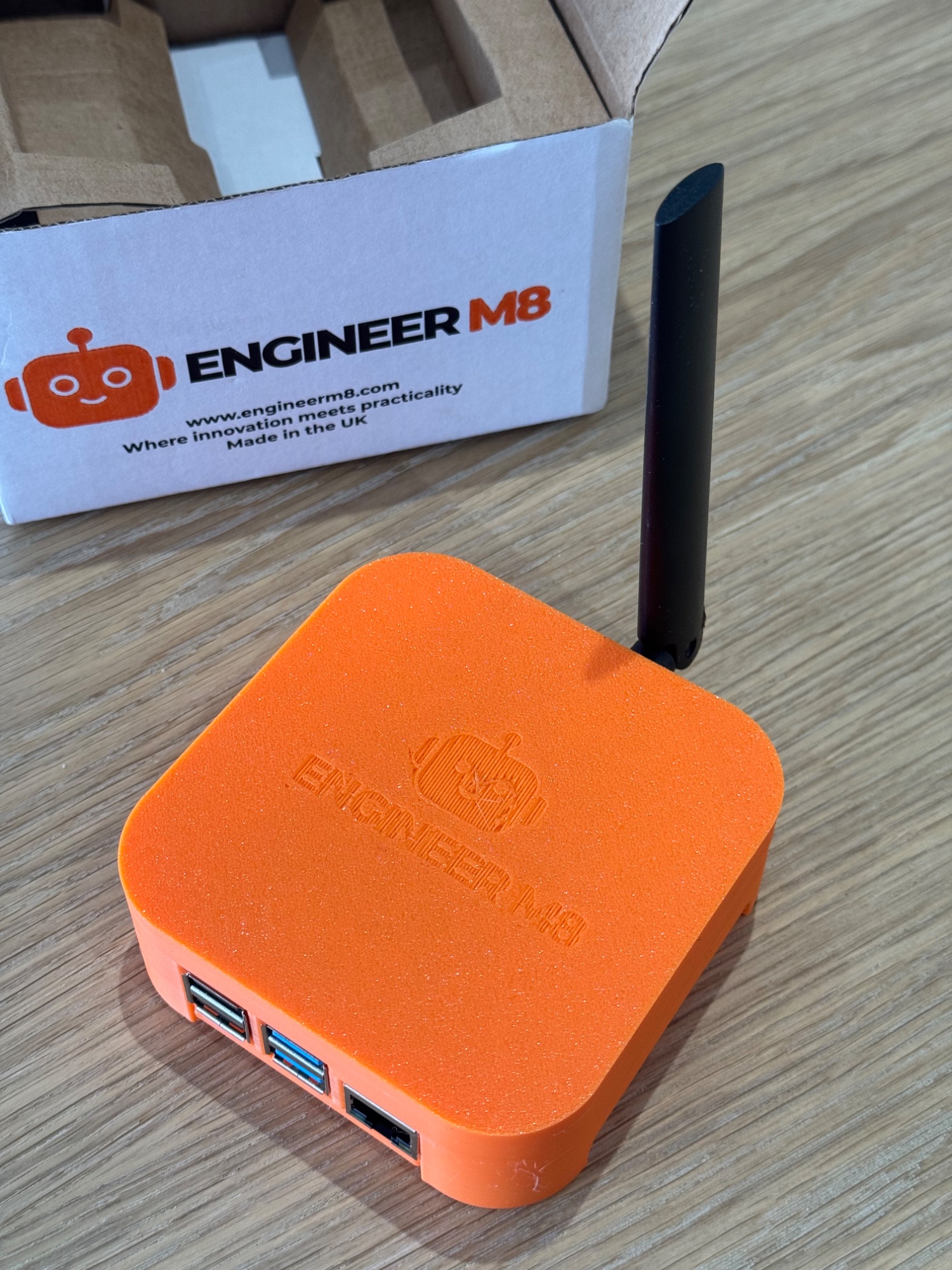 Engineer M8 hub device